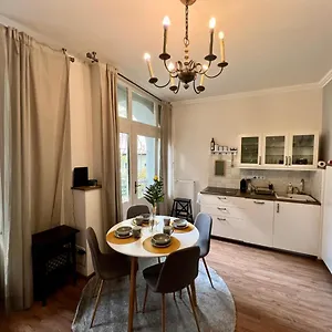 Adorable, Cosy At The Heroes' Square Apartment